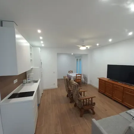 Casa Puerta De Almodovar 2 아파트
